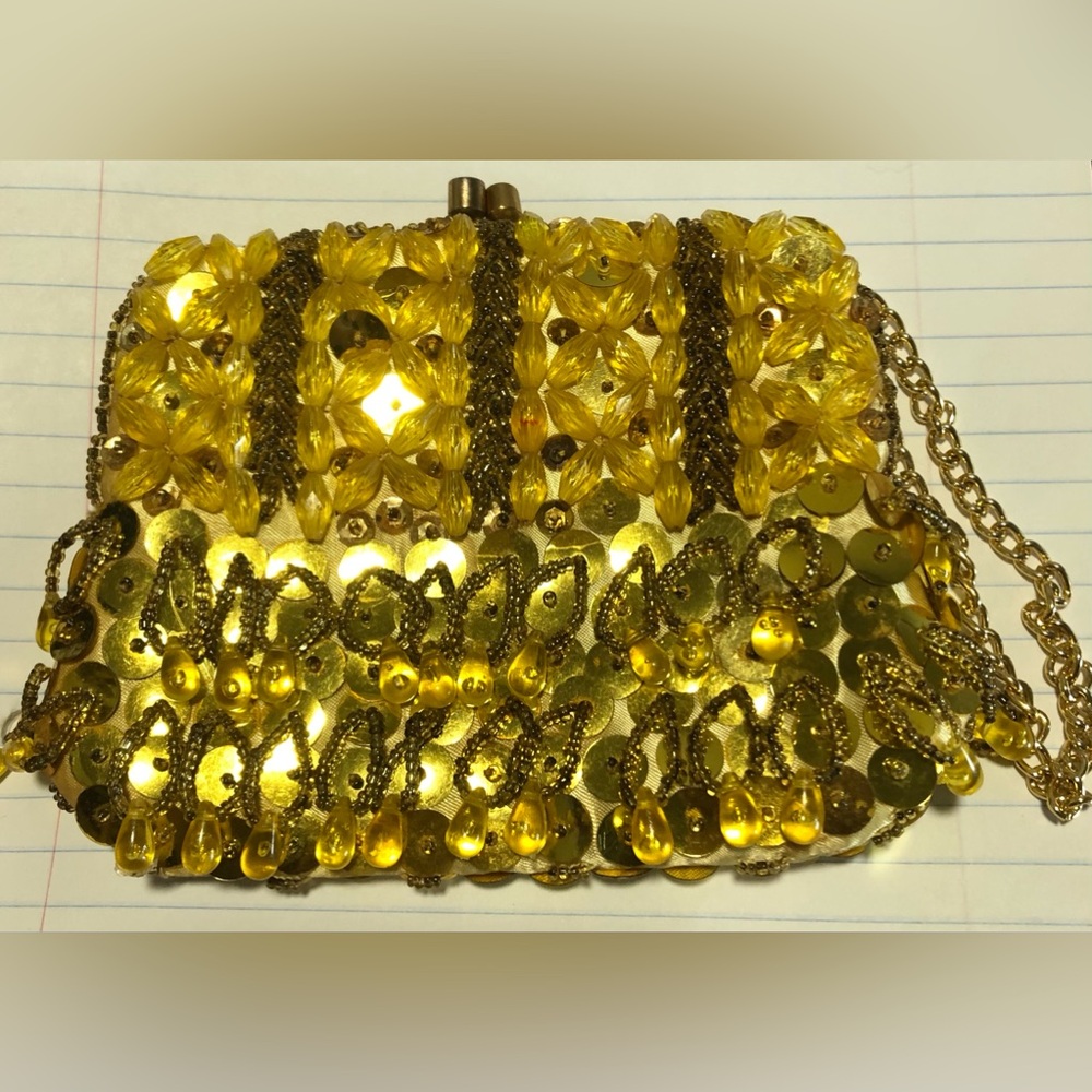 VINTAGE 60’S Beaded Hand Clutch Gold Yellow Evening Purse.Chandelier Dangling.